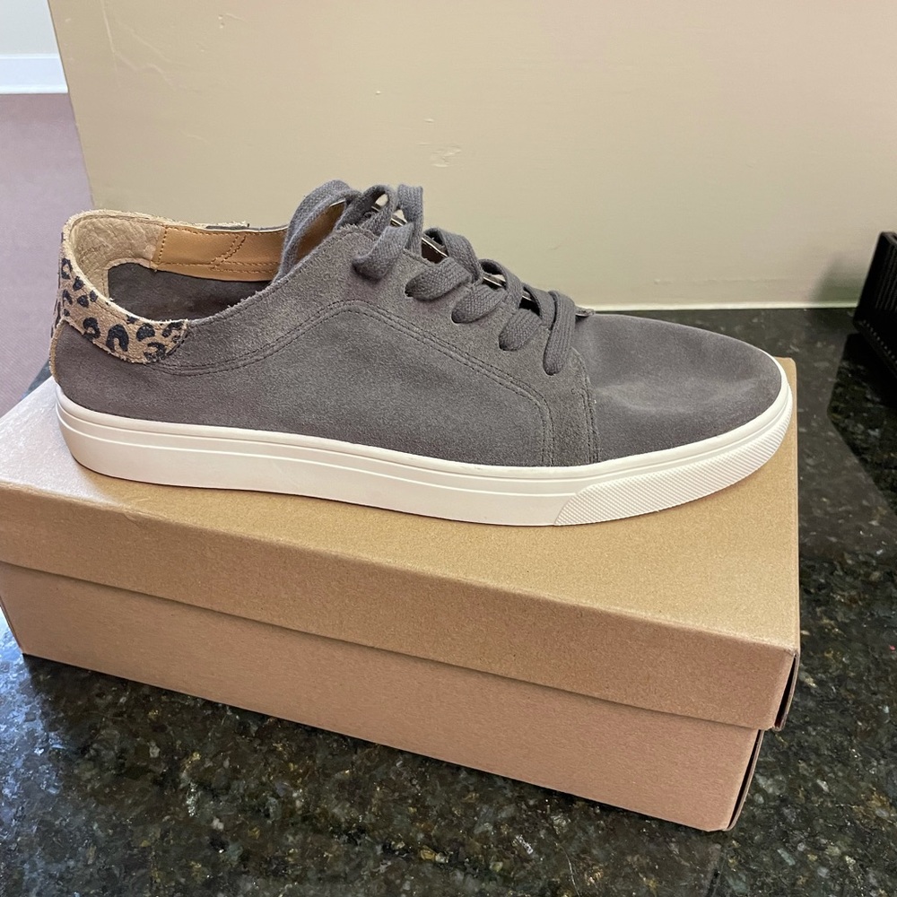 Lucky Brand Shoes Loucia Sneaker.  Size 9.5